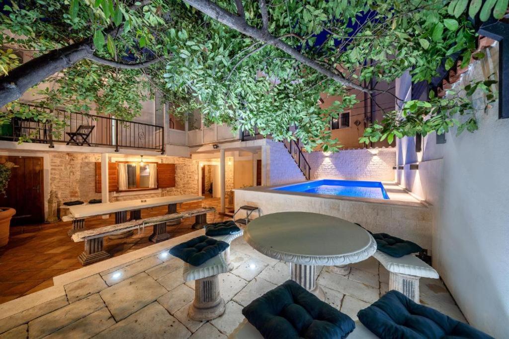 Heritage Residence In Center With Pool- Apartments Vodice Luaran gambar