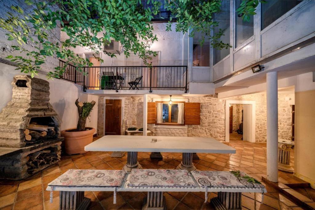 Heritage Residence In Center With Pool- Apartments Vodice Luaran gambar