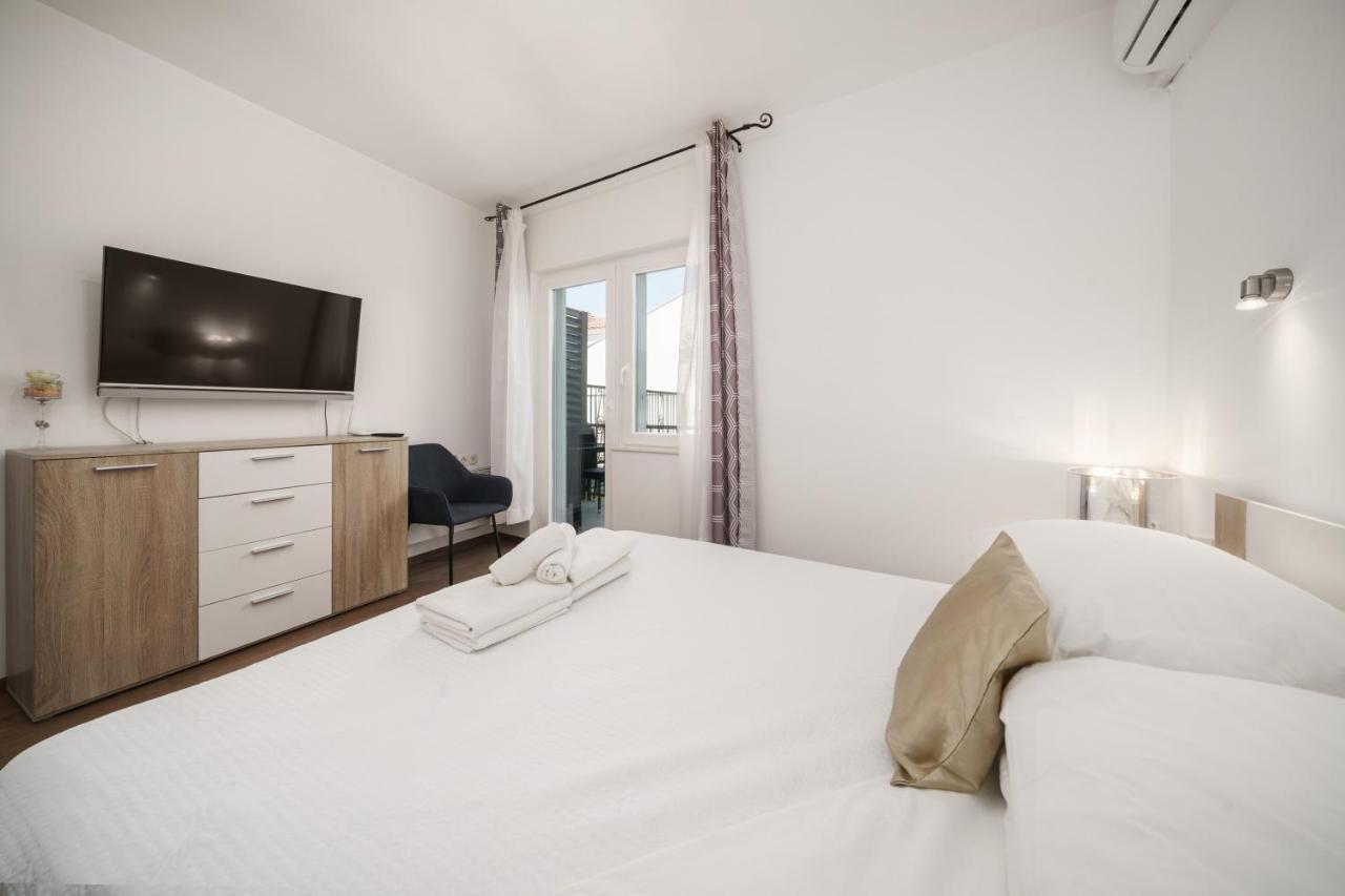 Heritage Residence In Center With Pool- Apartments Vodice Luaran gambar