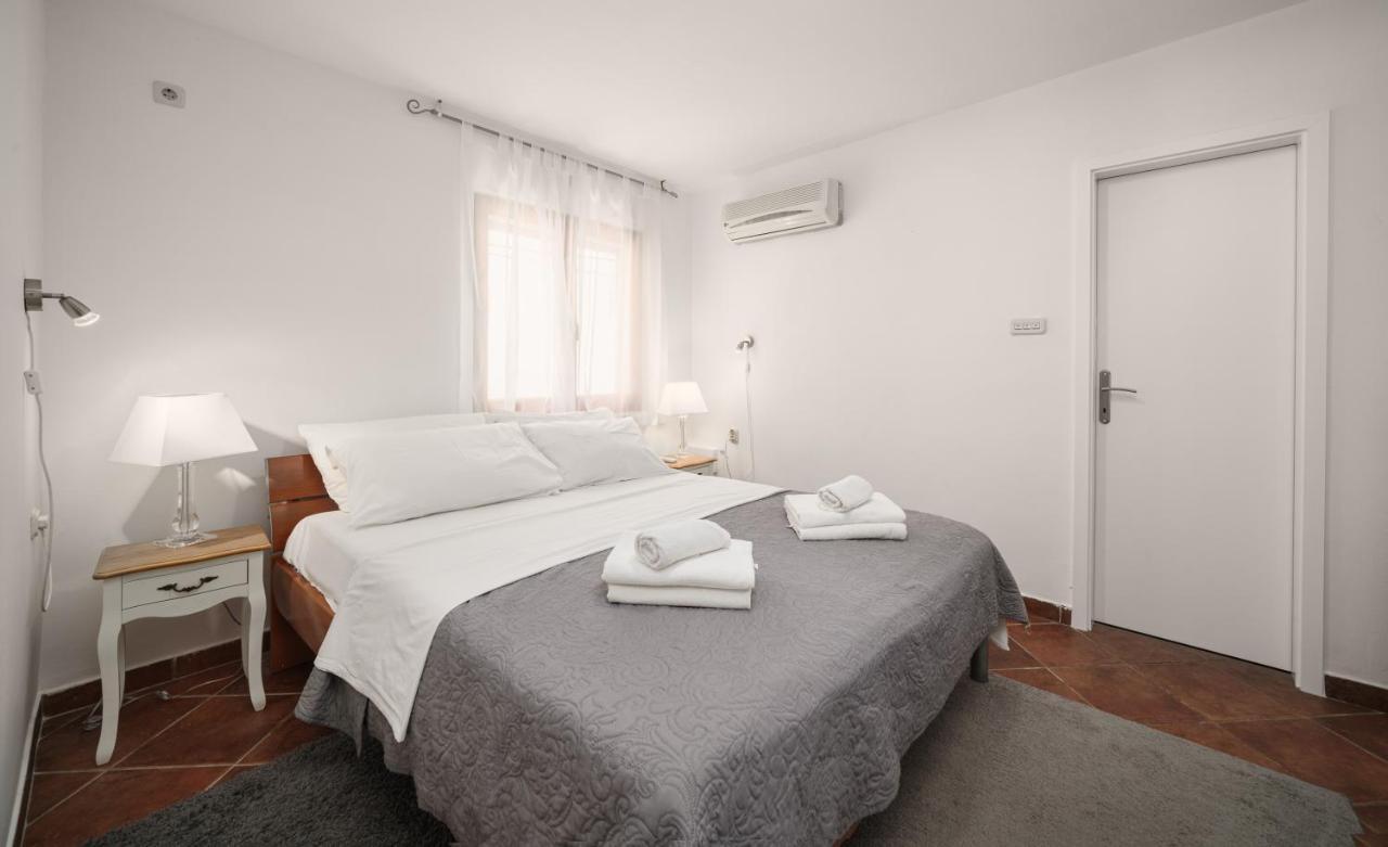 Heritage Residence In Center With Pool- Apartments Vodice Luaran gambar